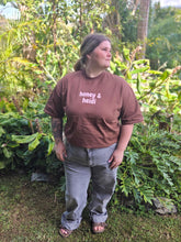 Load image into Gallery viewer, Mums club tee